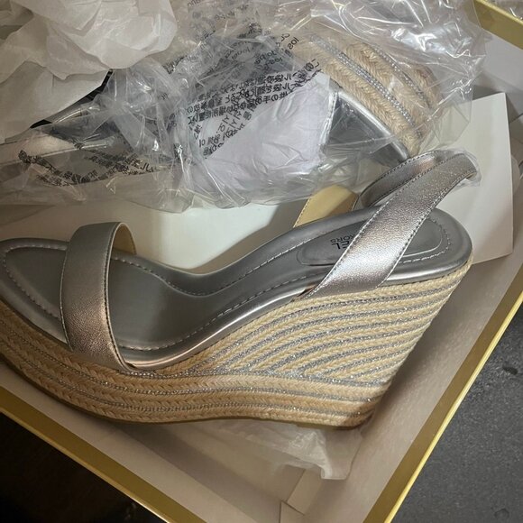 MICHAEL KORS LEIGHTON METALLIC LEATHER WEDGE SANDAL - Picture 2 of 3